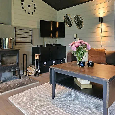 Semesterbostad Mountain With Magical View And Tranquil Matre