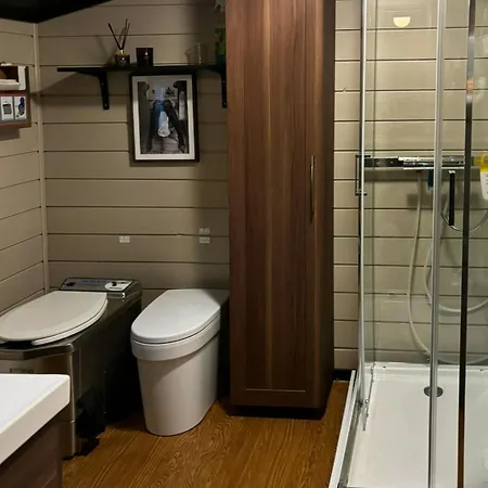 Mountain With Magical View And Tranquil Semesterbostad Matre