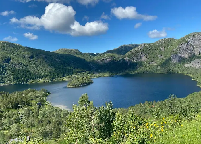 Сasa de vacaciones Mountain With Magical View And Tranquil Matre